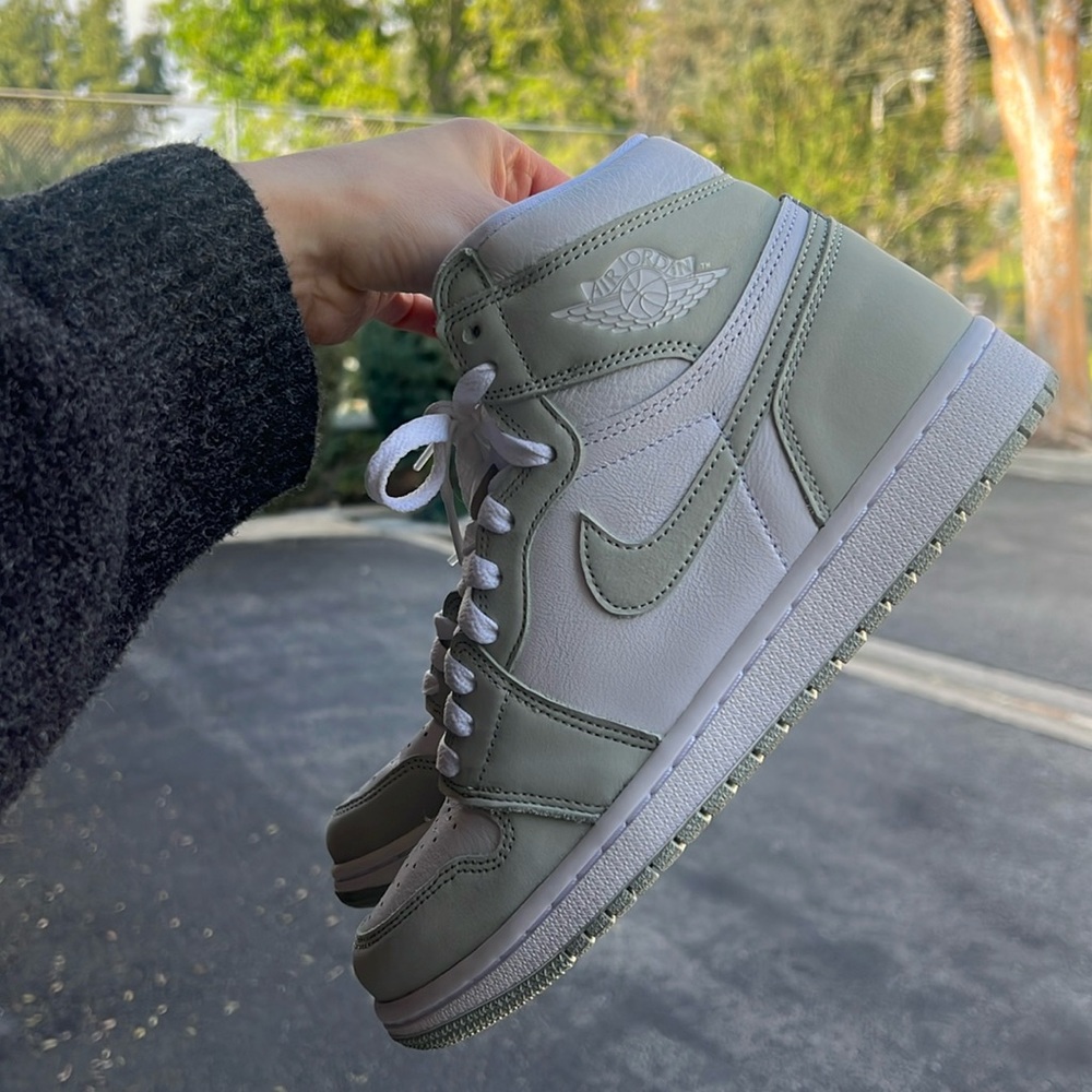 Brand new never worn Jordan 1 seafoam green mint women 8.5